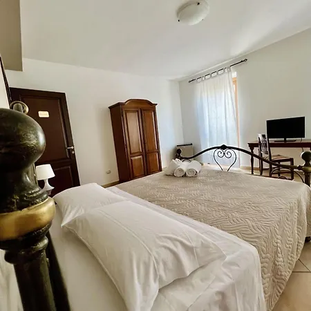 Scaro Guest house *